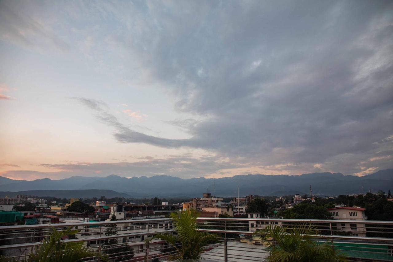 Hotel Alaya Dehradun Exterior foto